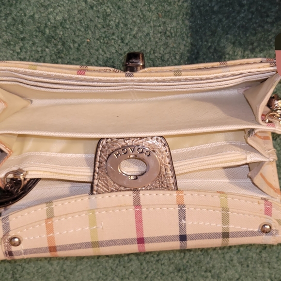 Coach Wallet - Picture 9 of 9